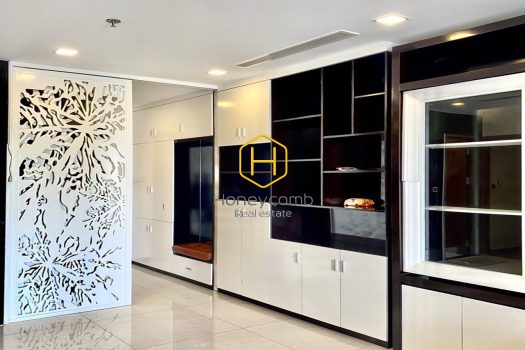 Live the High Life in Premium Apartment At Vinhomes Central Park