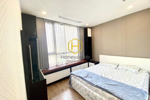 Live the High Life in Premium Apartment At Vinhomes Central Park