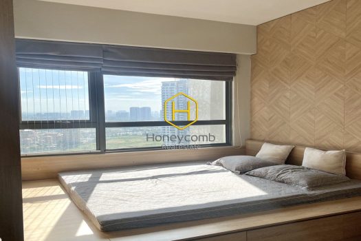 Fully-Furnished Apartment with Panoramic Views of Masteri An Phu