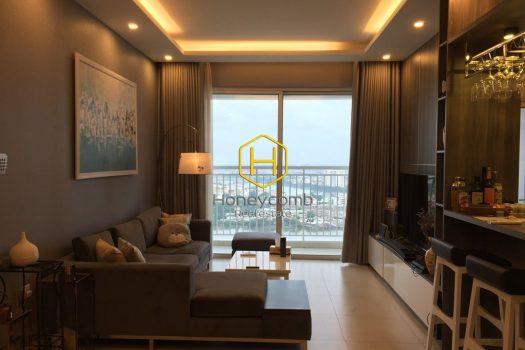 z4944284866435 89ef171e5a12e7e920757211a9559d41 result An impressively designed apartment with airy river view for rent in Tropic Garden