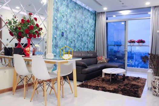 z4989535348975 3adf58cf5144ff00a63619bb6159305d result You will surely love this colorful living space in Vinhomes Central Park !