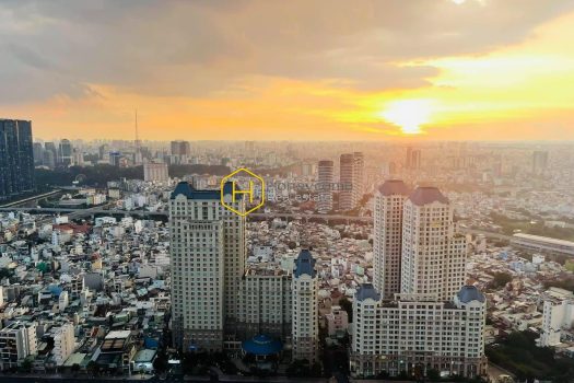 Catch up every moment of the Saigon view in Vinhomes Central Park apartment