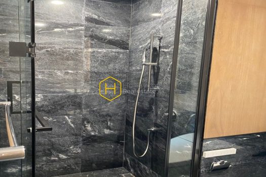 This cavernous unfurnished apartment in Lumiere Riverside for rent is available now!