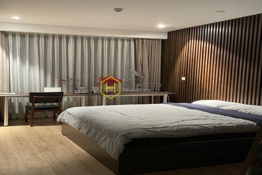 Bright-filled duplex apartment with white layout and full amenities for rent in Feliz En Vista