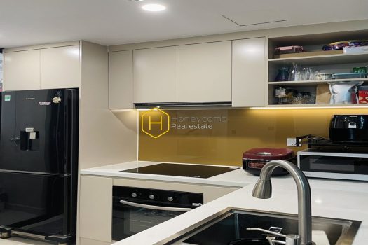 Bright-filled duplex apartment with white layout and full amenities for rent in Feliz En Vista