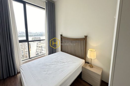 Sun light scatters around this Vinhomes Central Park apartment