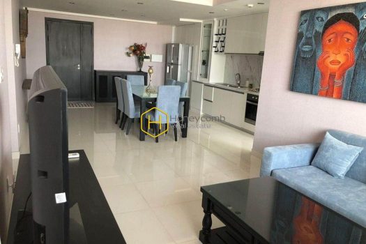 This Tropic Garden apartment creates a close feeling for everyone coming into the area