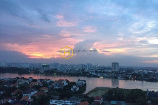 This Tropic Garden apartment creates a close feeling for everyone coming into the area