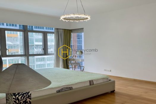 Stunning full-furnished apartment with bright tone in The Vista