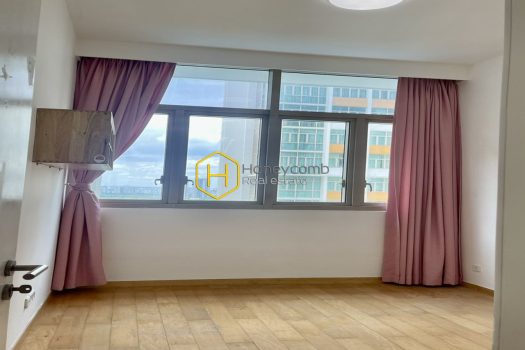 Stunning full-furnished apartment with bright tone in The Vista