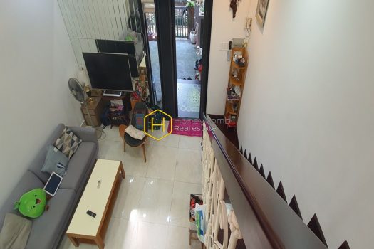 You can not take eyes off this splendid villa with brilliant interiors in Palm Residence