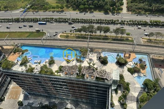 Try out the design of this Lumiere Riverside unfurnished apartment