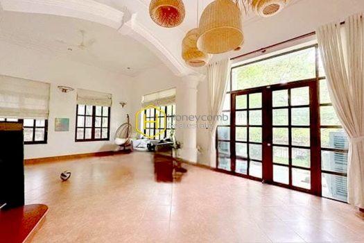 z5443042860986 a7f28f71d9f9c6d7cf456e6d6c98f318 result Attractive villa in Nguyen Van Huong with perfect swimming pool