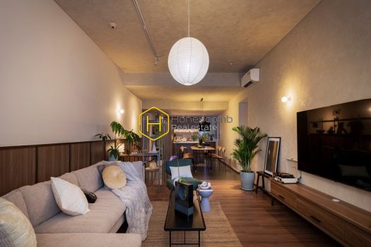 Saigon Pearl Impressed with the wooden interior and brown color in Saigon Pearl apartment