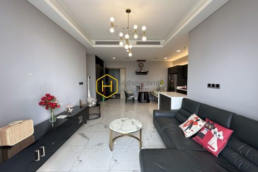 SRN B 0802 1 result An apartment in Sala Sarina satisfy your dark with black and grey interiors