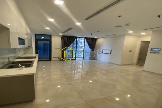 VGR L6 12B09 4 result Be a smart resident with the choice of living in this superior unfurnished apartment at Vinhomes Golden River