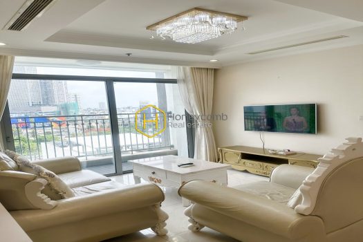 VH L5 0702 3 result Fall in love with the delicate white color and elegant design of this apartment for rent in Vinhomes Central Park