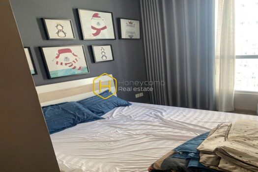 Feel the warmth and coziness in this rustic apartment for rent in Vinhomes Central Park