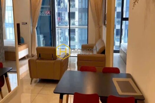 z6380066847399 aff86fe4bed5ec3f21db062aa7118e56 result A charismatic apartment for rent in Vinhomes Golden River