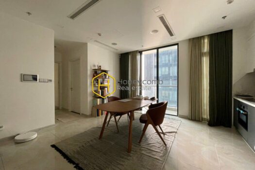 z6487852355923 16b0426591e8cc29af76ab168a1a68e3 result Graceful architecture in this rental unfurnished apartment in Vinhomes Golden River