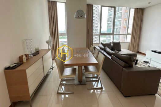 This Xi Riverview Palace apartment stands out with its harmonious color palette and thoughtfully designed layout