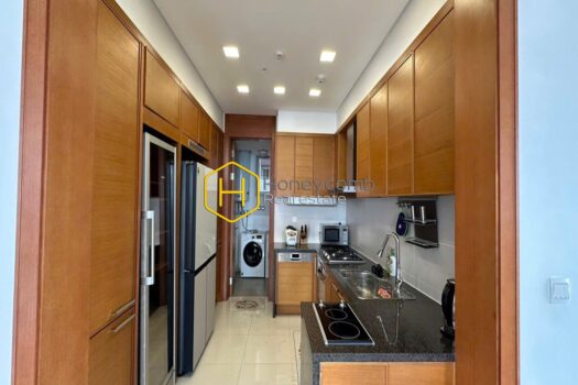 This Xi Riverview Palace apartment stands out with its harmonious color palette and thoughtfully designed layout