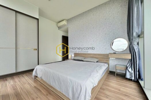 Empire City Experience the charm of rustic design combined with modern comfort in this Empire City apartment for rent