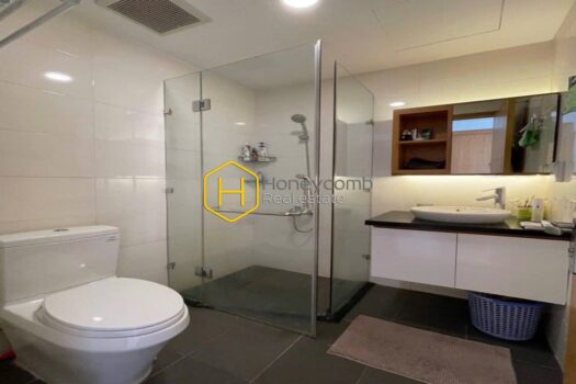 Tropic Garden Enjoy all the modernities you will have in this Tropic Garden apartment