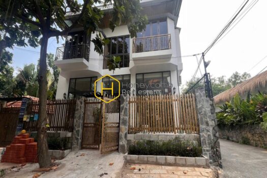 1a5f9a1d8fc2079c5ed317 result Rarely available! Brilliant villa with full conveniences in District 2