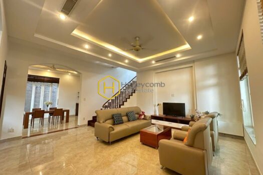 2V 14 result Experience an artistic-inspired villa featuring a lush garden and private swimming pool, perfectly located at District 2