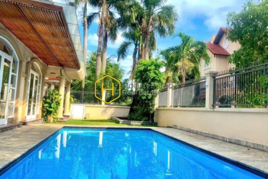 2V 27 A charming villa offering cozy comfort, wide-open space, and a tranquil rustic design in District 2