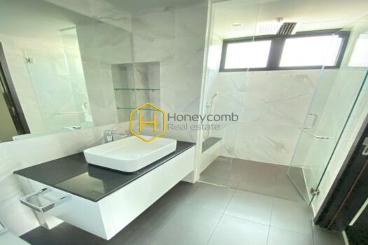 Feliz En Vista This sun-filled, unfurnished apartment at Feliz En Vista is ideal for those who appreciate curating a refined and personalized living space