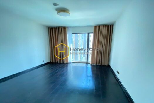 Feliz En Vista This sun-filled, unfurnished apartment at Feliz En Vista is ideal for those who appreciate curating a refined and personalized living space