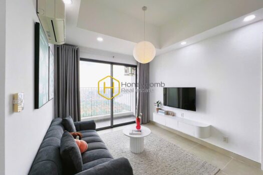 MTD 8 Elegant and Sunlit Masteri Thao Dien Apartment with Floor-to-Ceiling Windows