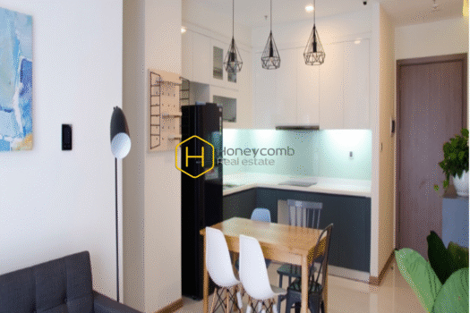 Vinhomes Central Park Feel the tranquil air in this cozy furnished apartment at Vinhomes Central Park