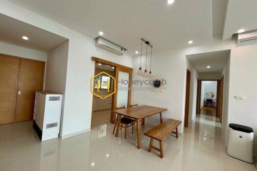 The Vista Immerse yourself in the refined warmth and intimate ambiance of this alluring residence at The Vista