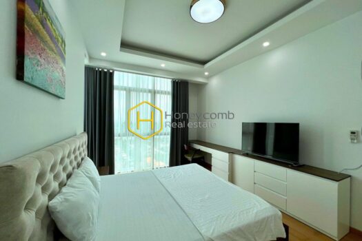 The Vista Immerse yourself in the refined warmth and intimate ambiance of this alluring residence at The Vista