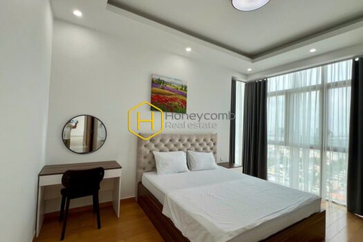 The Vista Immerse yourself in the refined warmth and intimate ambiance of this alluring residence at The Vista