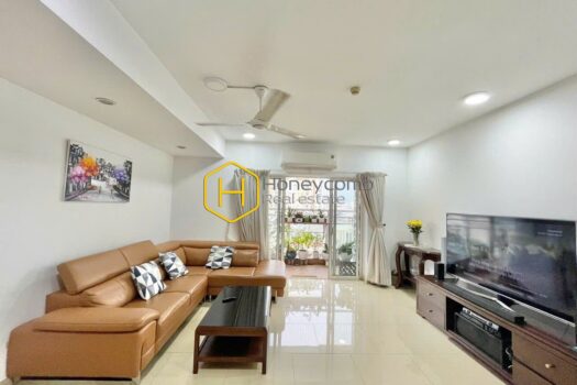 dc4a2d662cf2a4acfde35 result A River Garden apartment equipped with refined furnishings