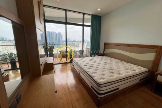 City Garden Enjoy excellent design and a poetic view in this beautiful apartment at City Garden