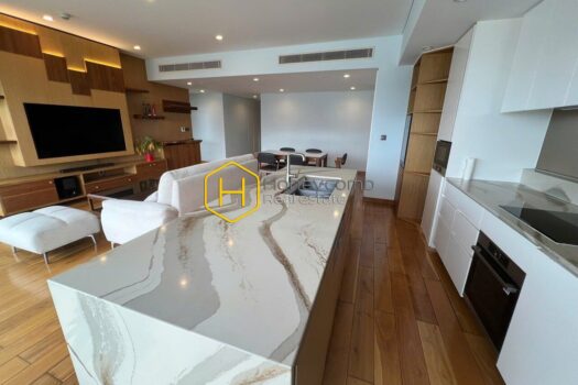 City Garden Enjoy excellent design and a poetic view in this beautiful apartment at City Garden