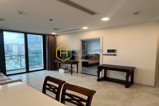 VGR 13 result A charming rustic design paired with essential furnishings in this apartment for rent at Vinhomes Golden River