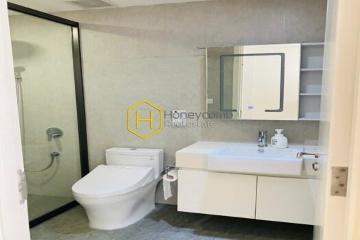 City Garden Enjoy a bright living space filled with natural light in this City Garden apartment with high, open windows