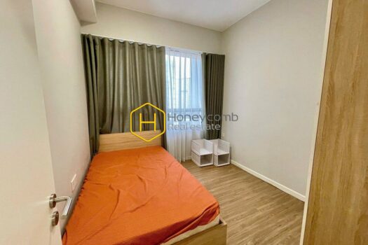 Masteri An Phu Feel the tranquil air in this cozy furnished apartment at Masteri An Phu