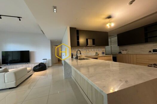 The Estella Explore minimalist style in this amazing apartment in The Estella