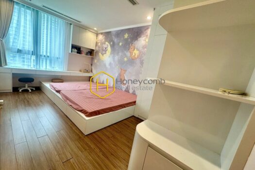 Vinhomes Central Park Feel the warmth and elegance in this stunning apartment in Vinhomes Central Park