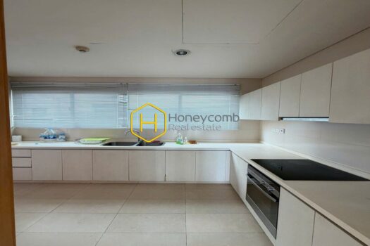 The Vista New and Spacious Apartment with no furniture for rent in The Vista