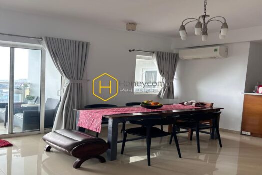 River Garden Feel the tranquil air in this cozy furnished apartment at River Garden