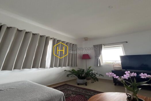 River Garden Feel the tranquil air in this cozy furnished apartment at River Garden